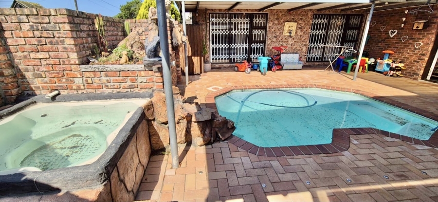 3 Bedroom Property for Sale in Rowallan Park Eastern Cape